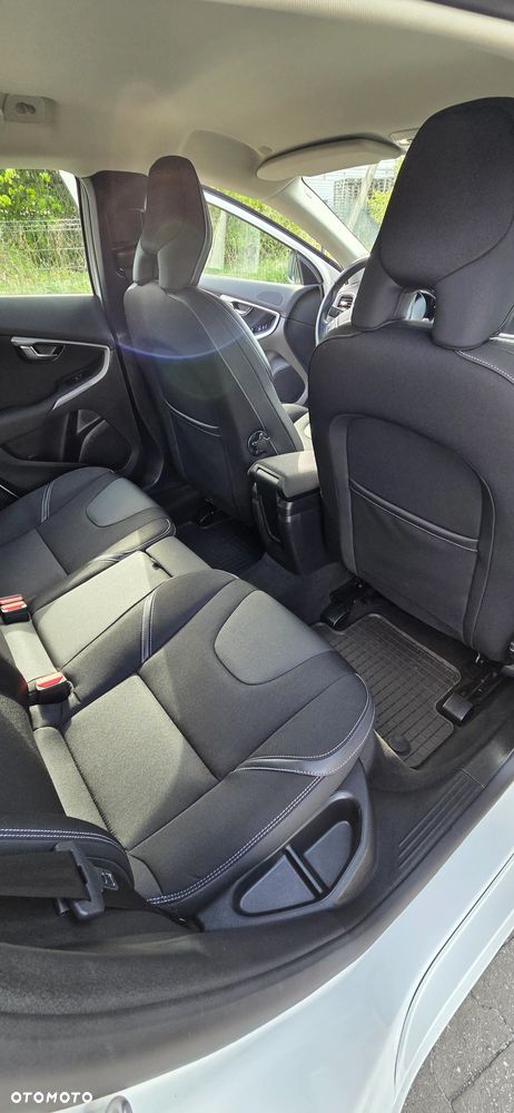 Volvo V40 T3 Drive-E Momentum - 34