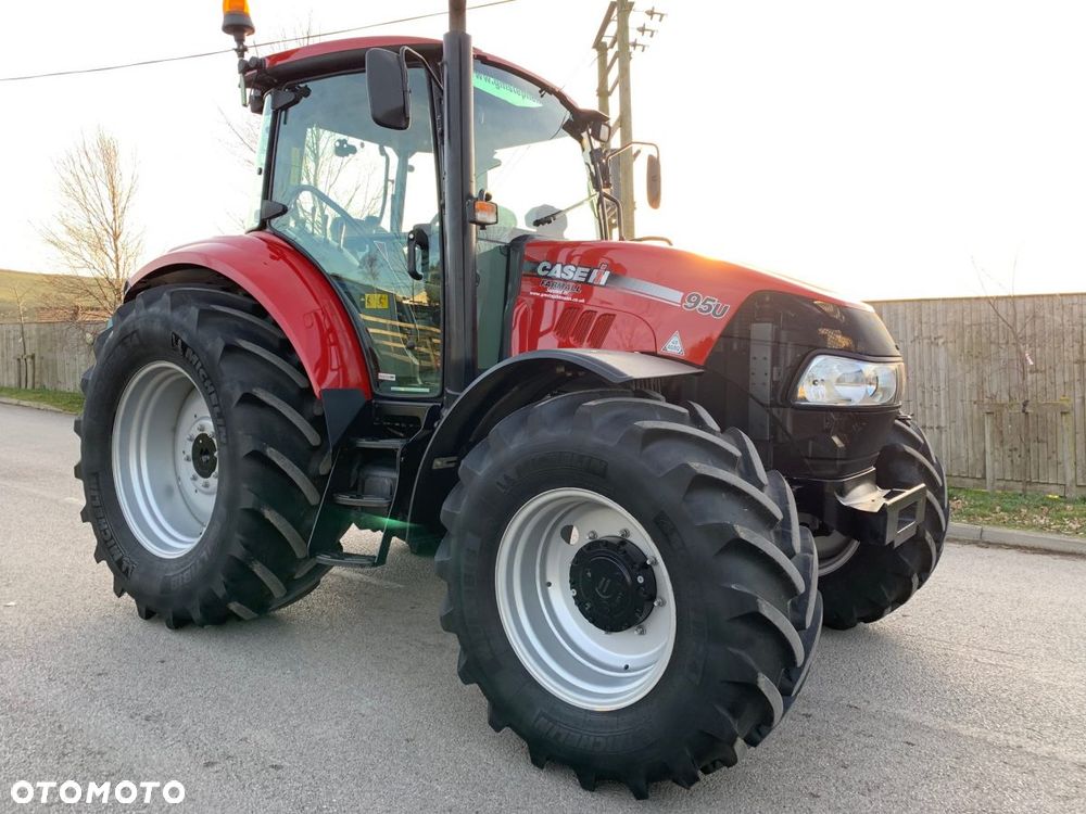 Case IH FARMALL 95U - 6
