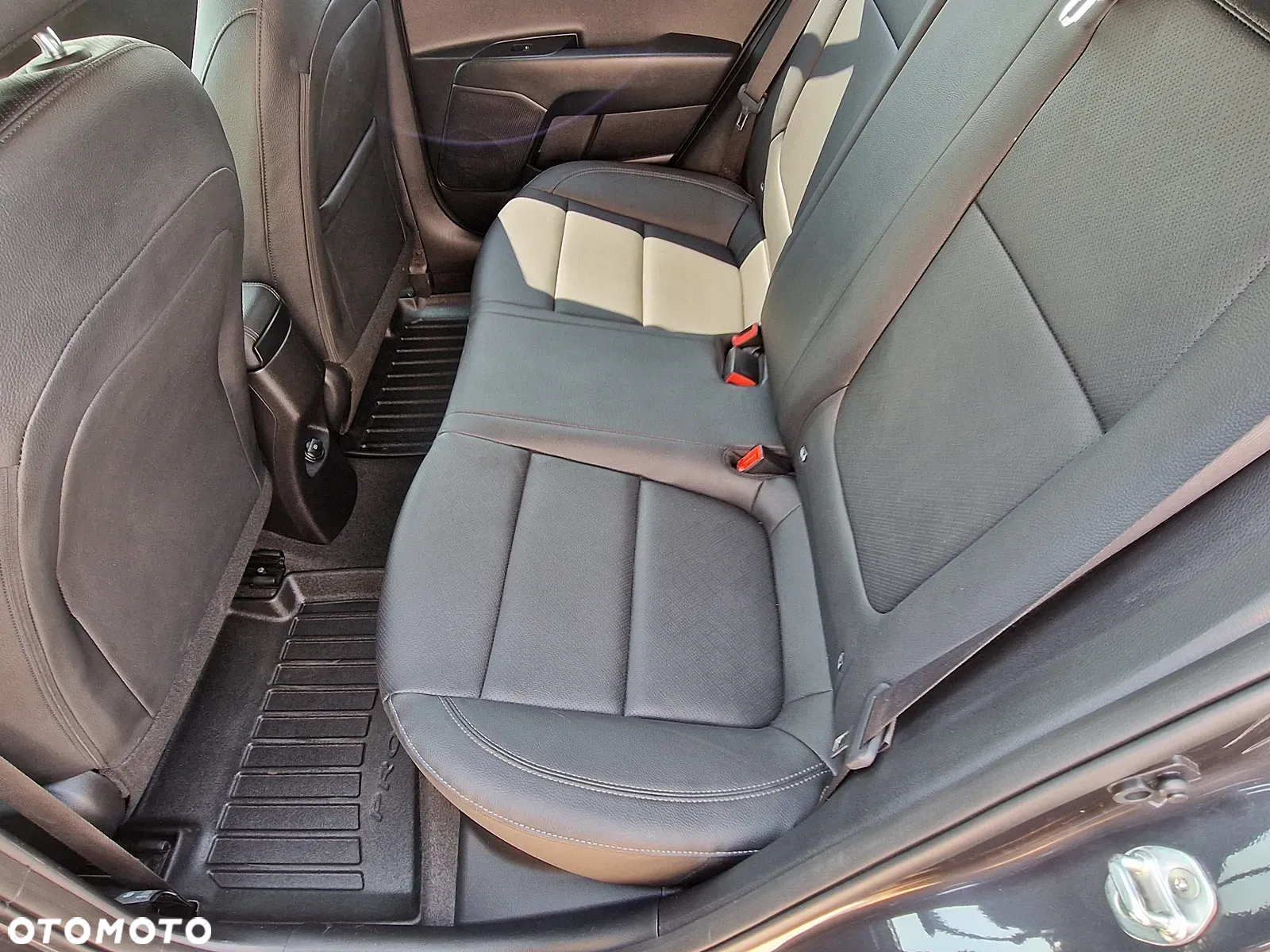 Kia Stonic 1.0 T-GDI 120 Edition 7 - 10