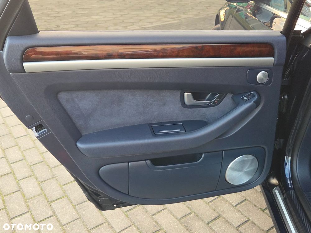 Audi A8 4.2 FSI Quattro - 28