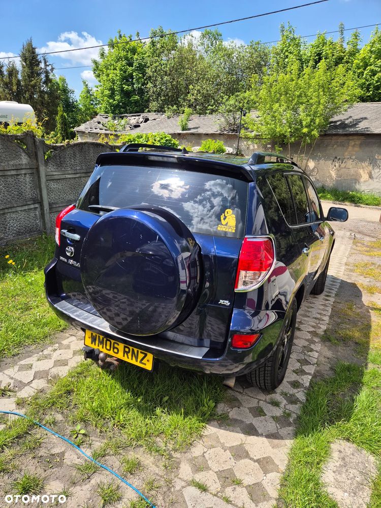 Toyota RAV4 - 6