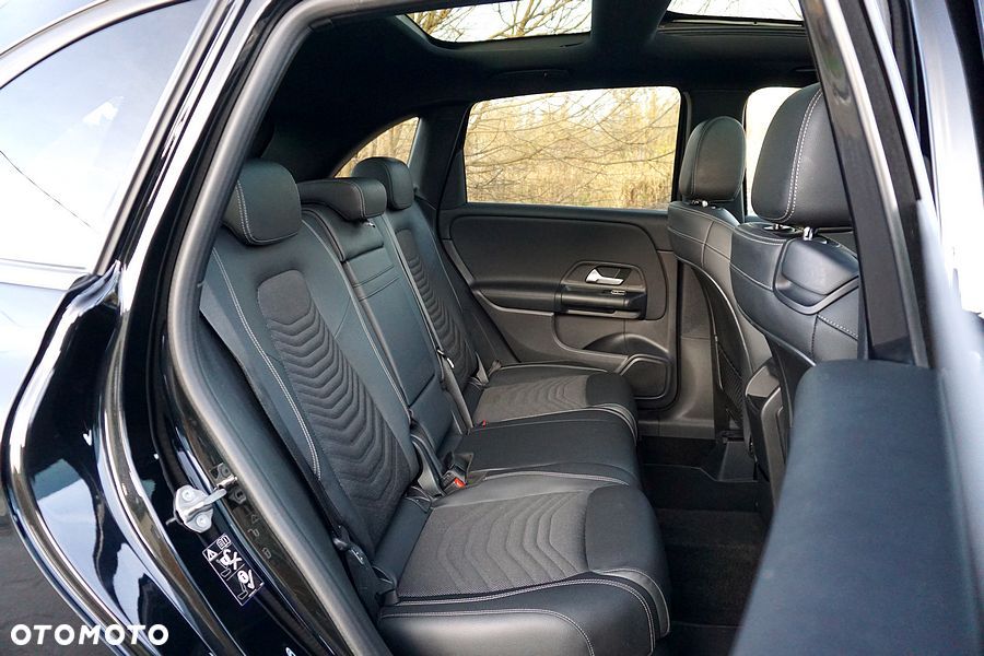 Mercedes-Benz Klasa B 180 d Editon 19 - 24