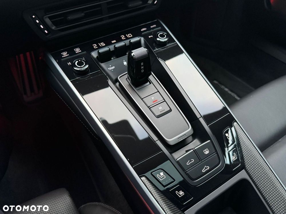 Porsche 911 Turbo S - 28