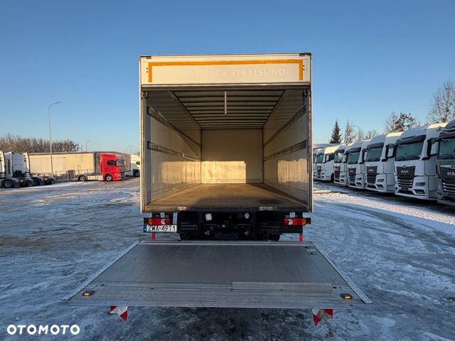 Iveco EUROCARGO 120E25 KONTENER + WINDA - 10