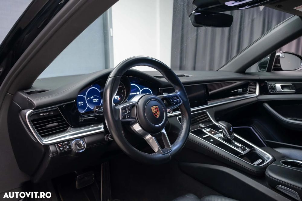 Porsche Panamera 4S - 16