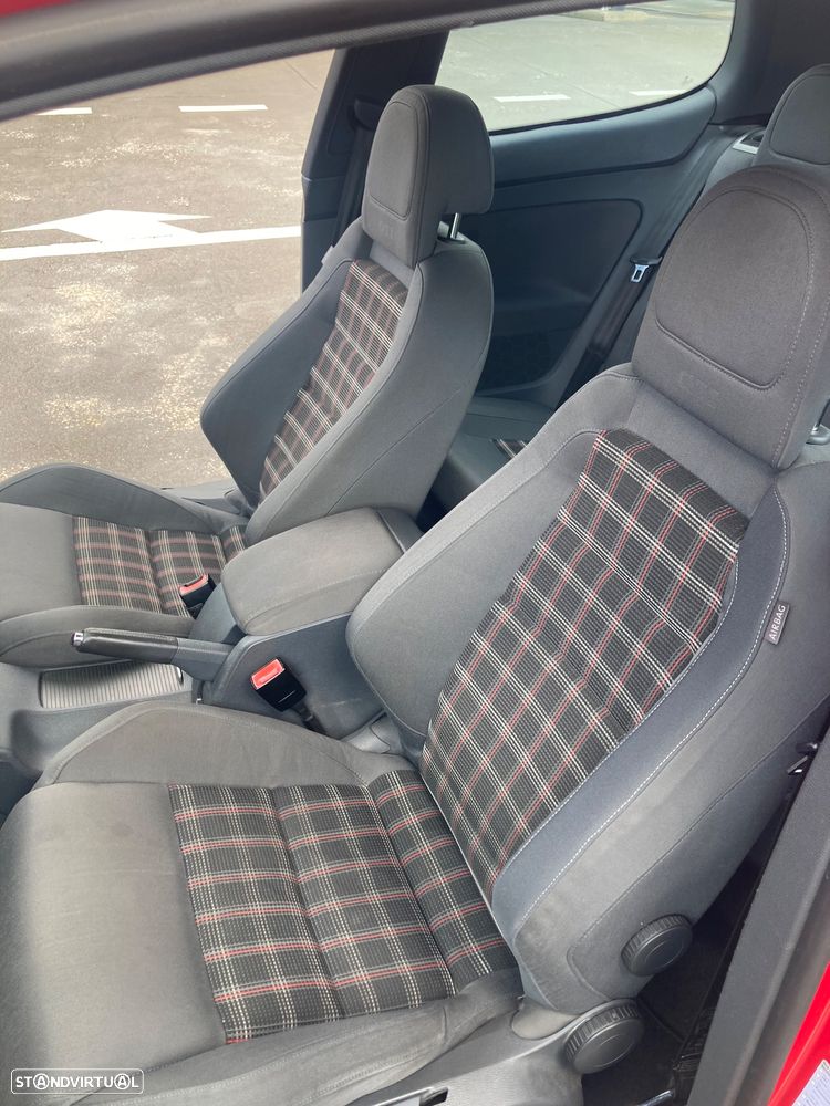 VW Golf 2.0 GTi DSG - 9