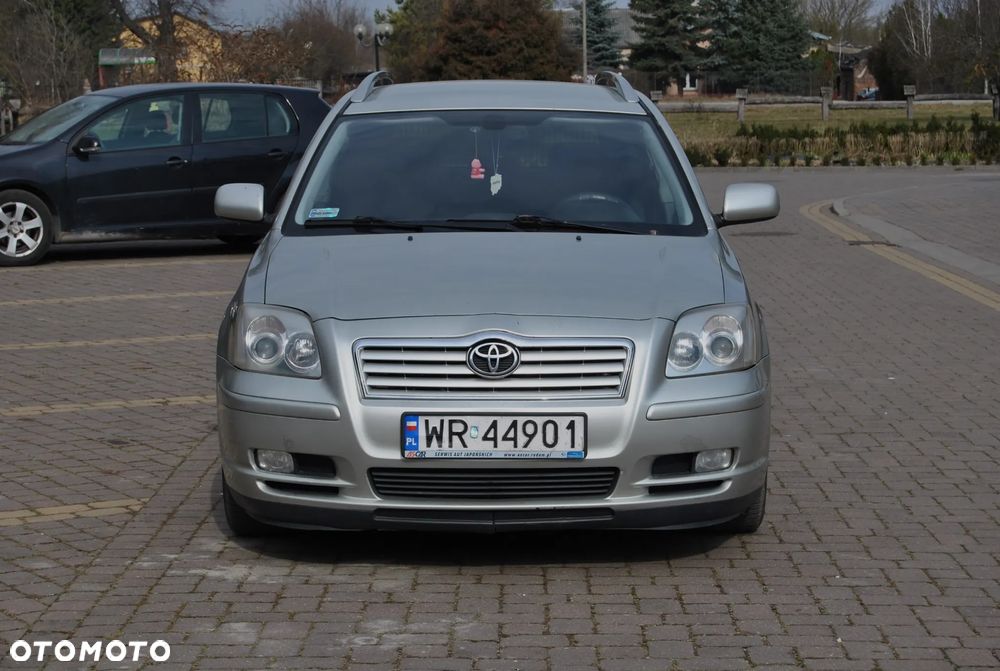 Toyota Avensis - 14