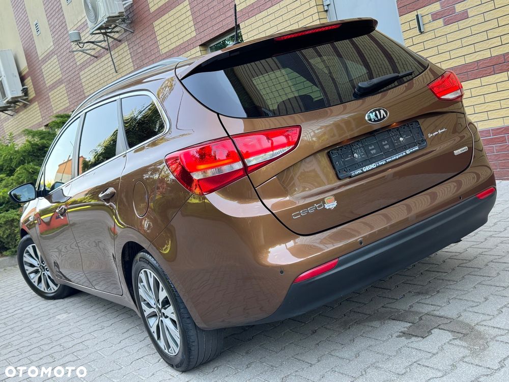 Kia Ceed 1.6 CRDi 136 ISG Dream-Team Edition - 3