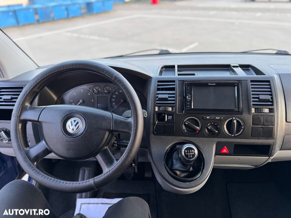 Volkswagen Transporter Shuttle Lang - 16