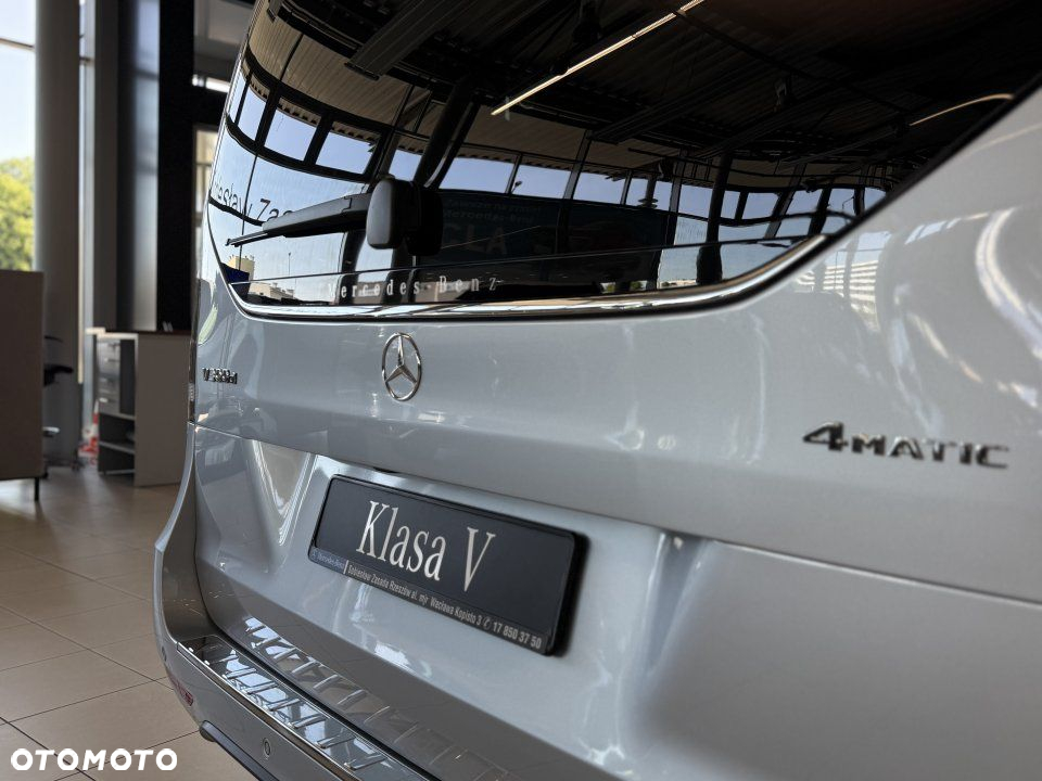 Mercedes-Benz Klasa V - 9