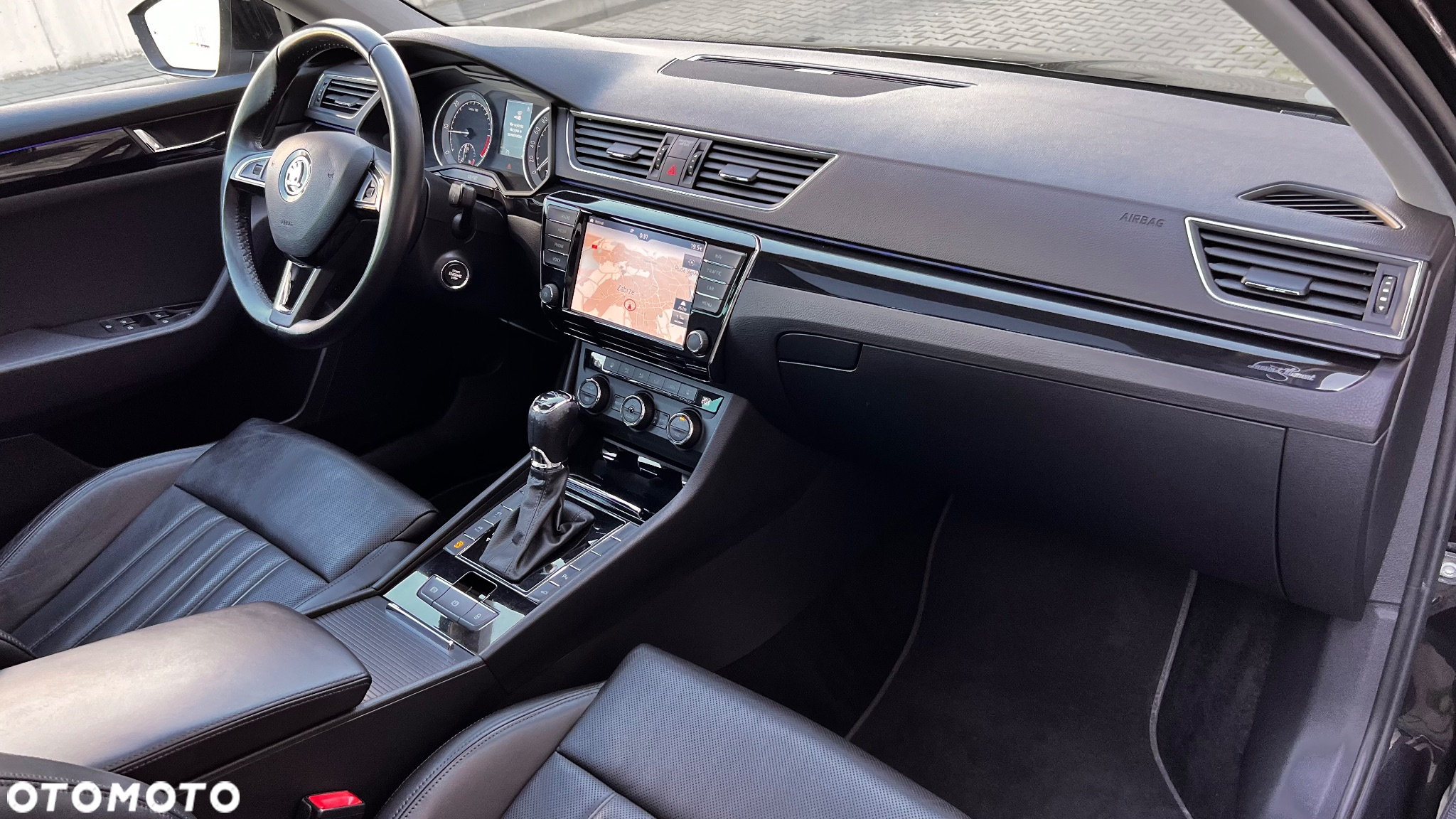 Skoda Superb 2.0 TDI 4x4 DSG L&K - 35