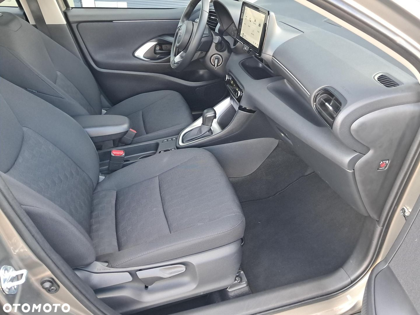 Toyota Yaris - 10