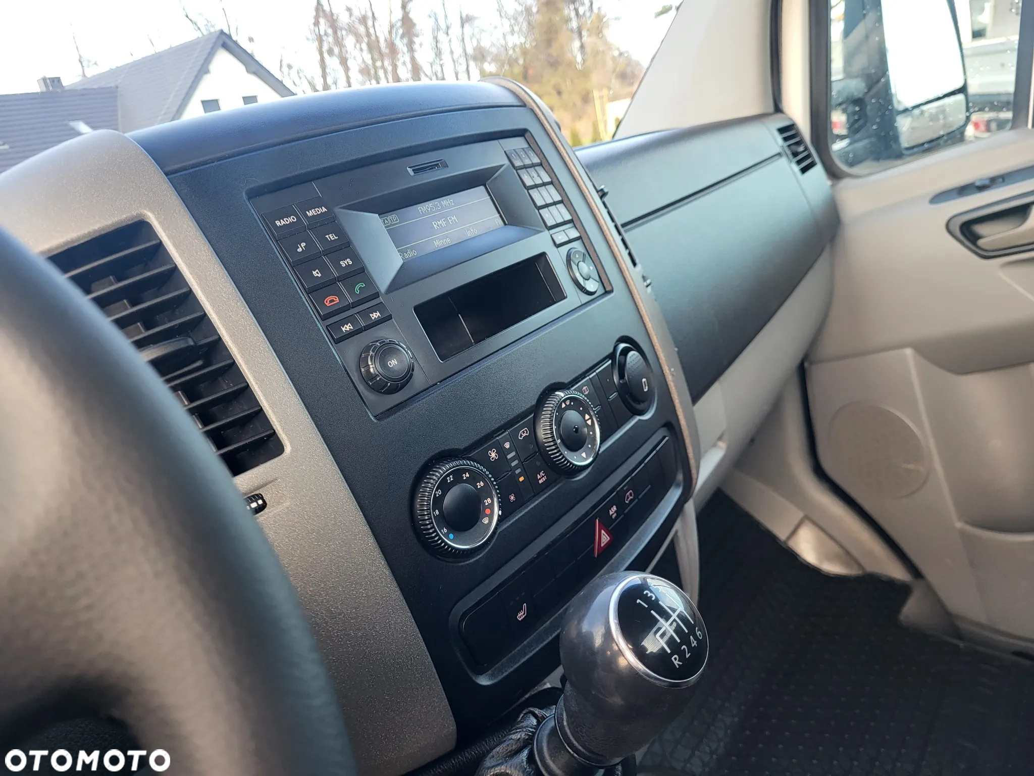 Volkswagen Crafter 2.0 tdi 160 ps skrzynia 3.5 m klima super stan webasto - 14