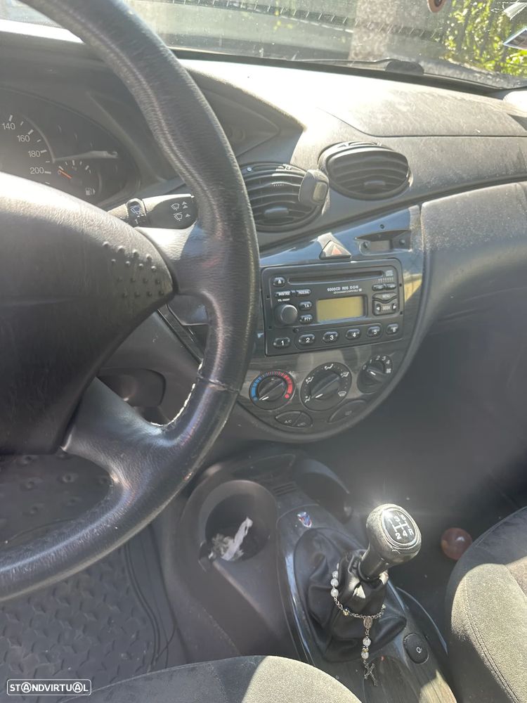 Ford Focus SW 1.6 Ghia - 7