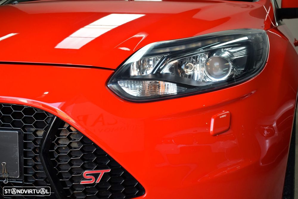 Ford Focus SW 2.0 EcoBoost ST - 41