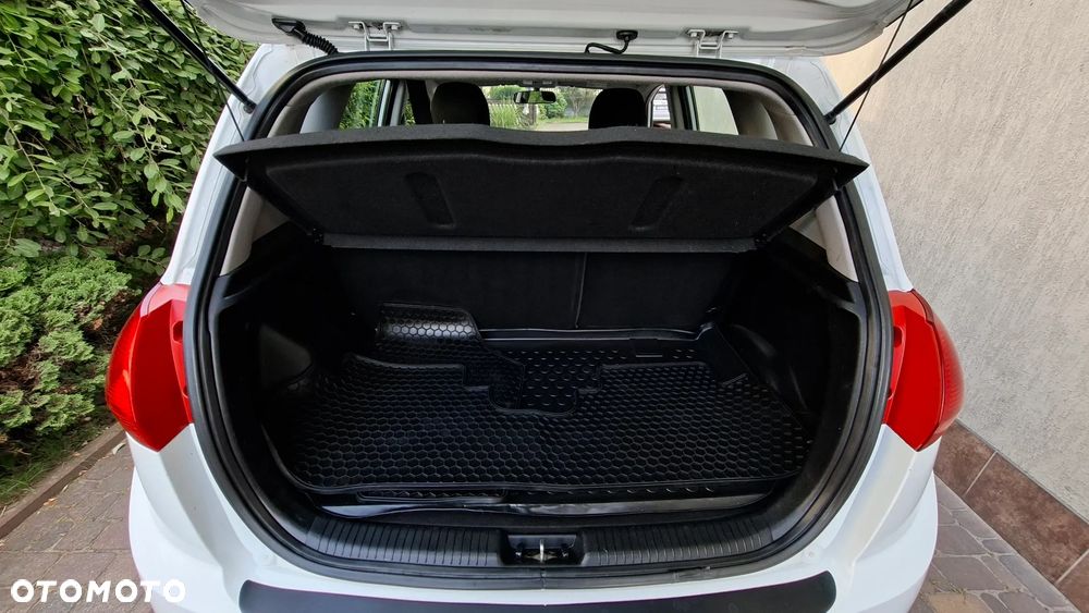 Kia Venga 1.4 CVVT Attract - 12