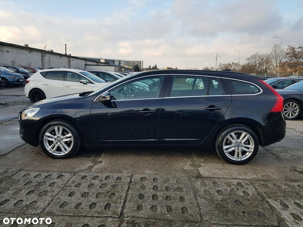 Volvo V60 D4 Momentum - 8