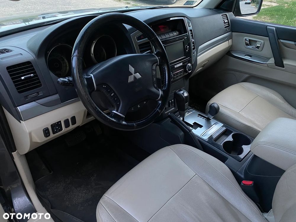 Mitsubishi Pajero 3.2 DID Instyle - 18