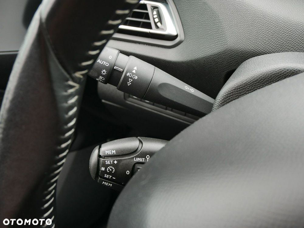 Peugeot 308 BlueHDi FAP 150 Stop&Start Automatik Allure - 14