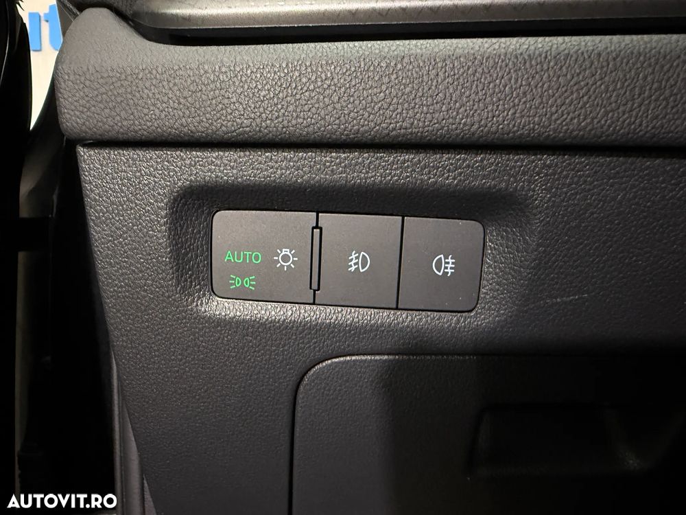 Skoda Octavia Combi 2.0 TDI DSG Ambition - 19