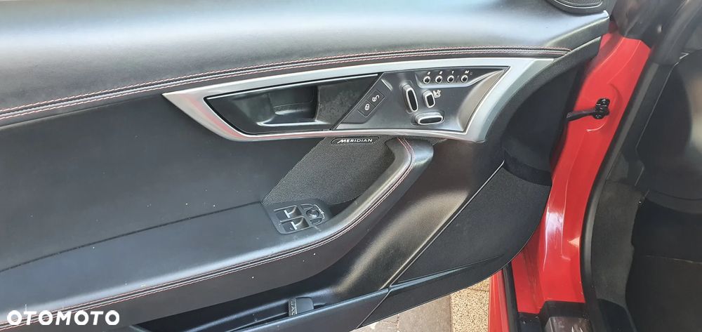 Jaguar F-Type - 13