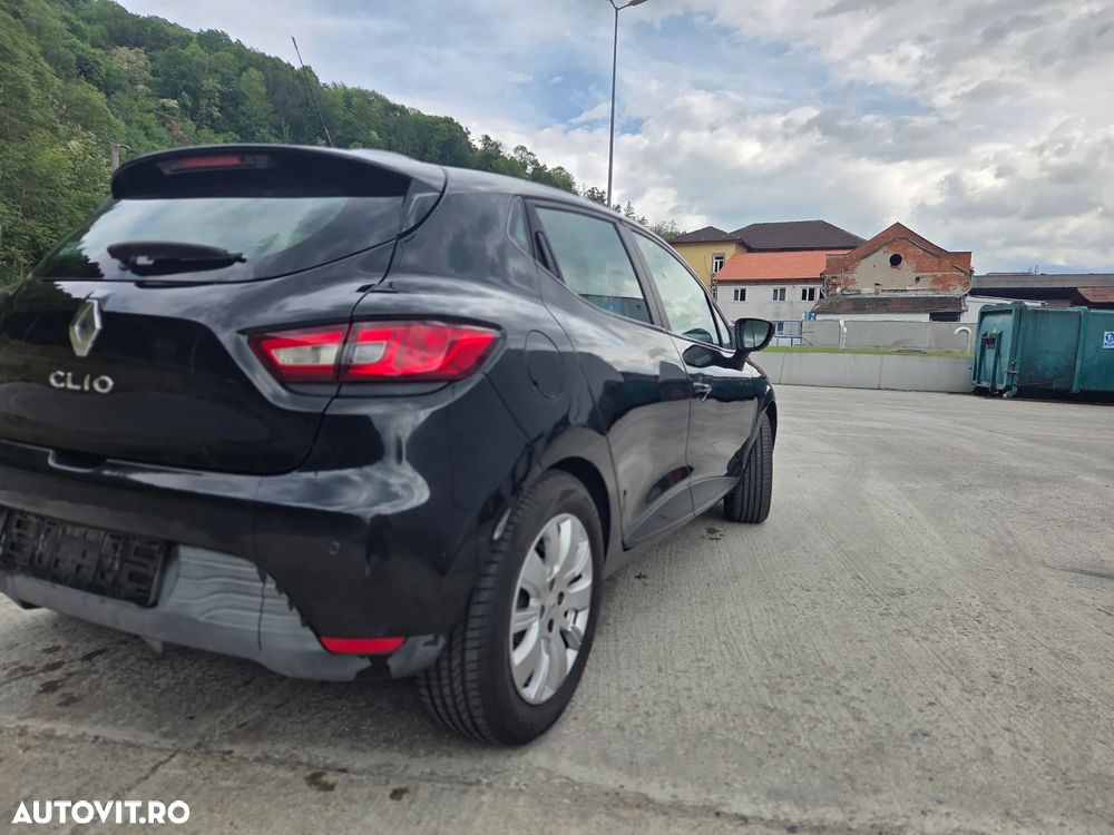 Renault Clio 1.2 16V 75 Life - 6