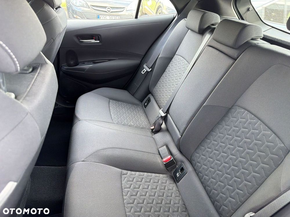 Toyota Corolla - 12