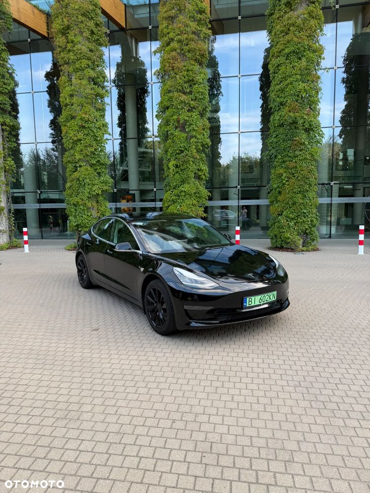 Tesla Model 3 - 3
