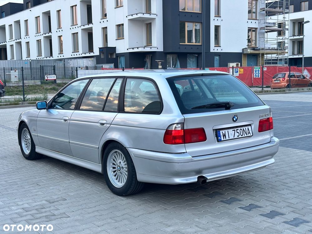 BMW Seria 5 520i - 4