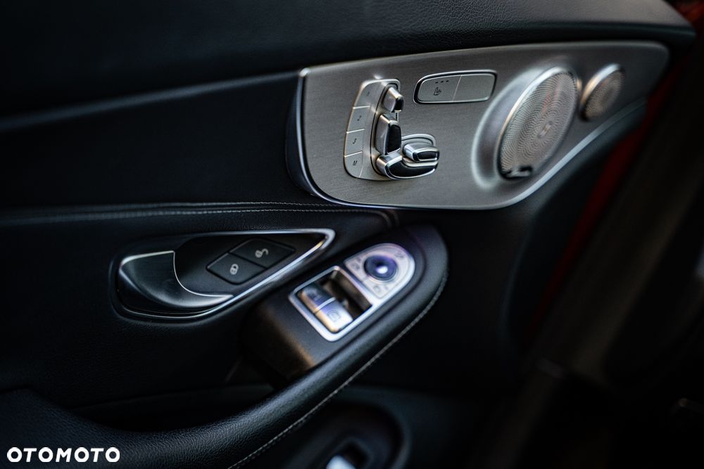Mercedes-Benz Klasa C 300 d 4Matic 9G-TRONIC AMG Line - 13