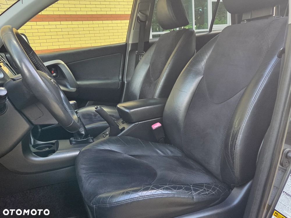 Toyota RAV4 2.0 4x4 Sol - 24