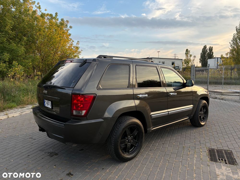 Jeep Grand Cherokee - 9