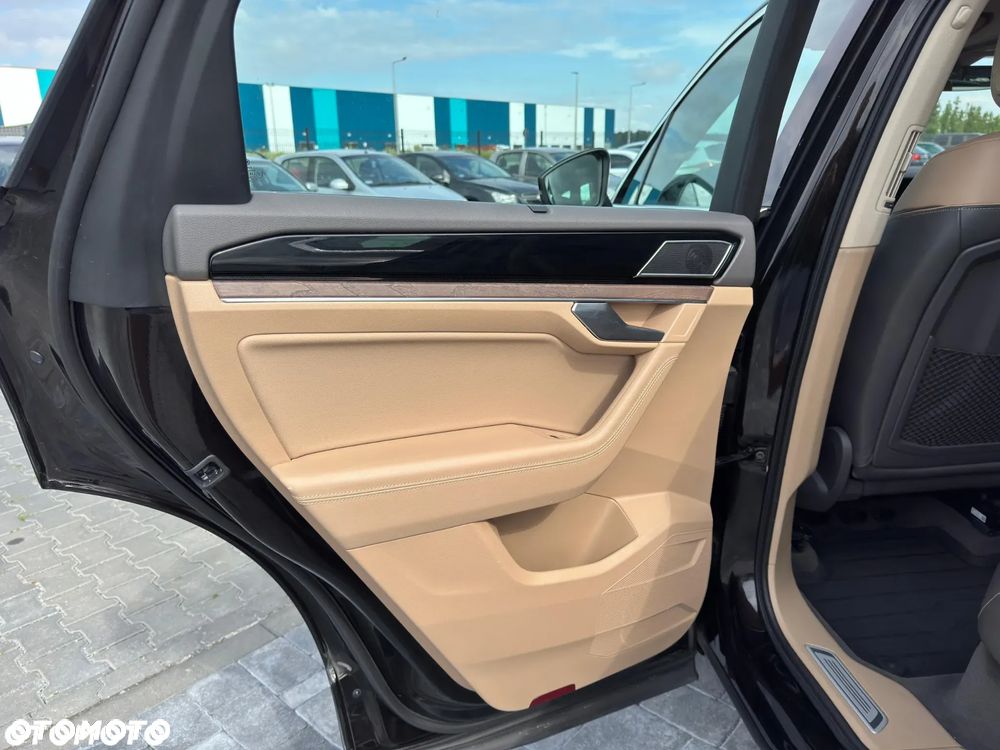 Volkswagen Touareg 3.0 V6 TDI SCR 4Mot - 17