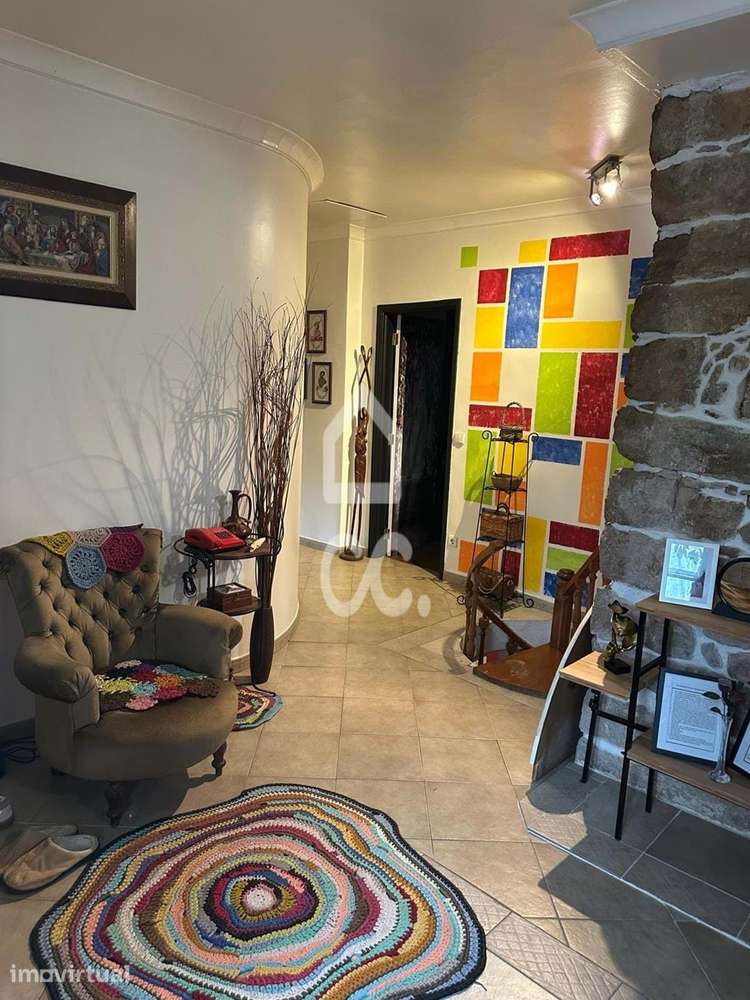 Moradia T3 com Terraço, Jardim, Terreno e Garagem em Almalaguês - Grande imagem: 4/9