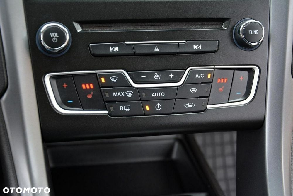 Ford Mondeo - 29