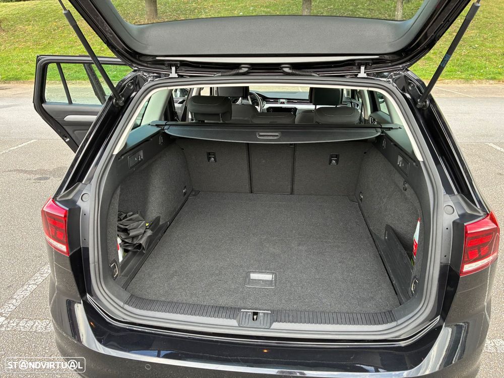 VW Passat Variant 2.0 TDI Business DSG - 11