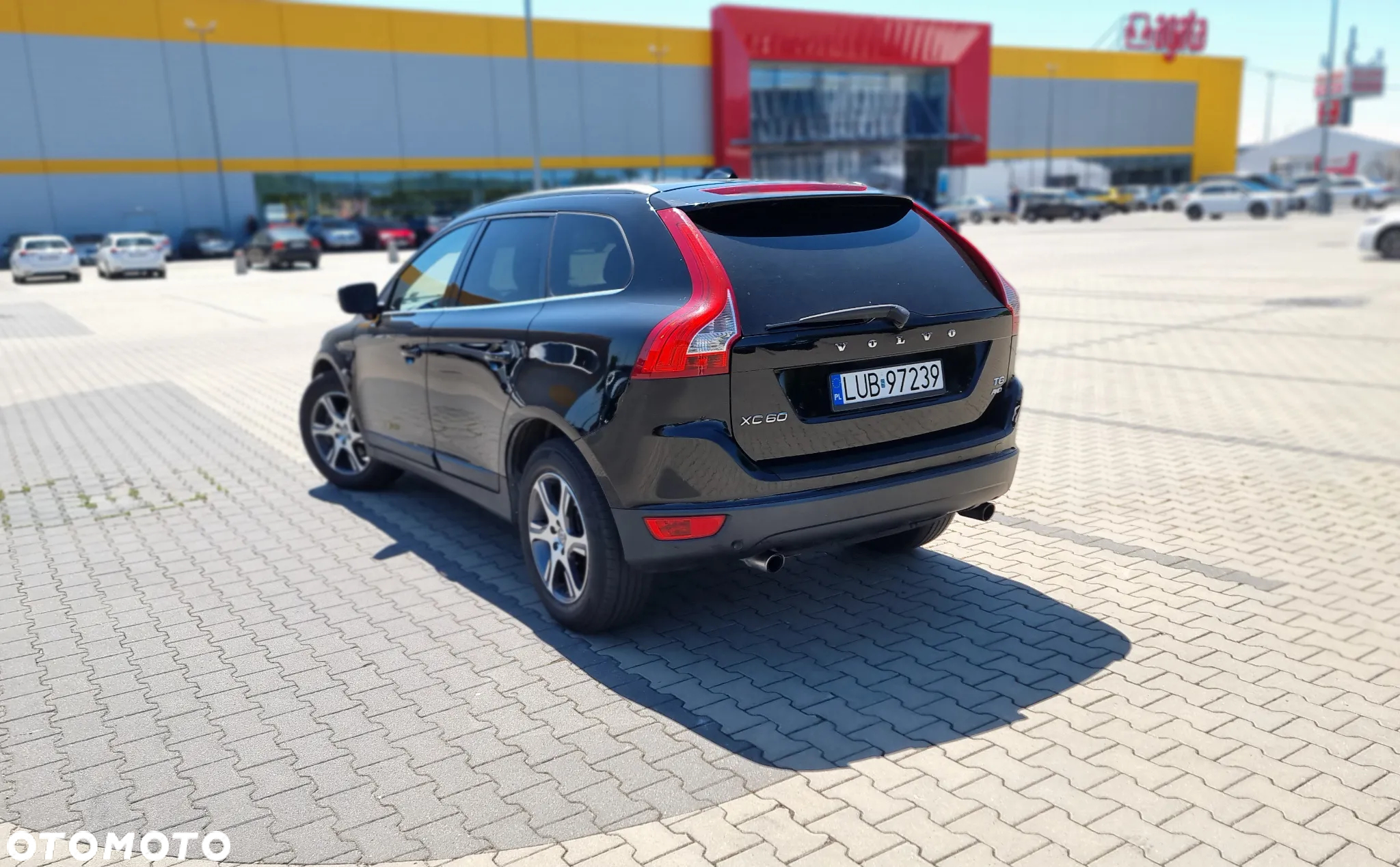 Volvo XC 60 T6 AWD Momentum - 2