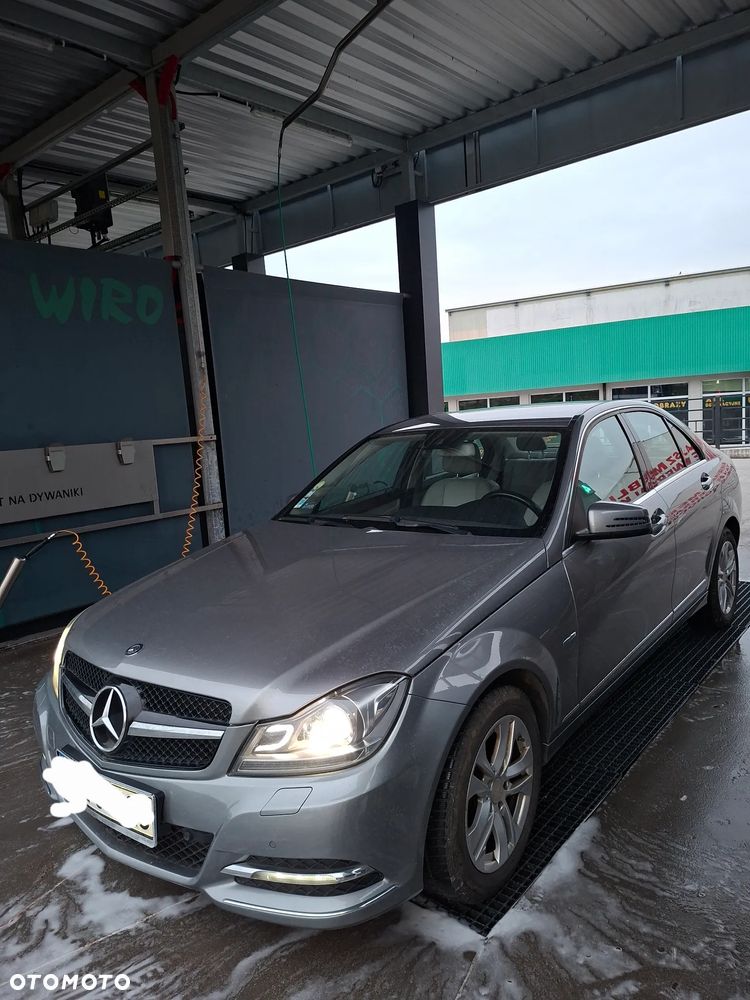 Mercedes-Benz Klasa C 200 CDI BlueEff Avantgarde - 2