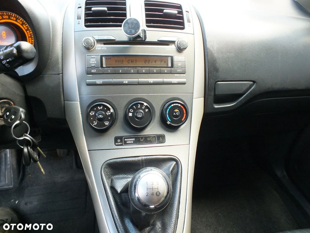 Toyota Auris - 12