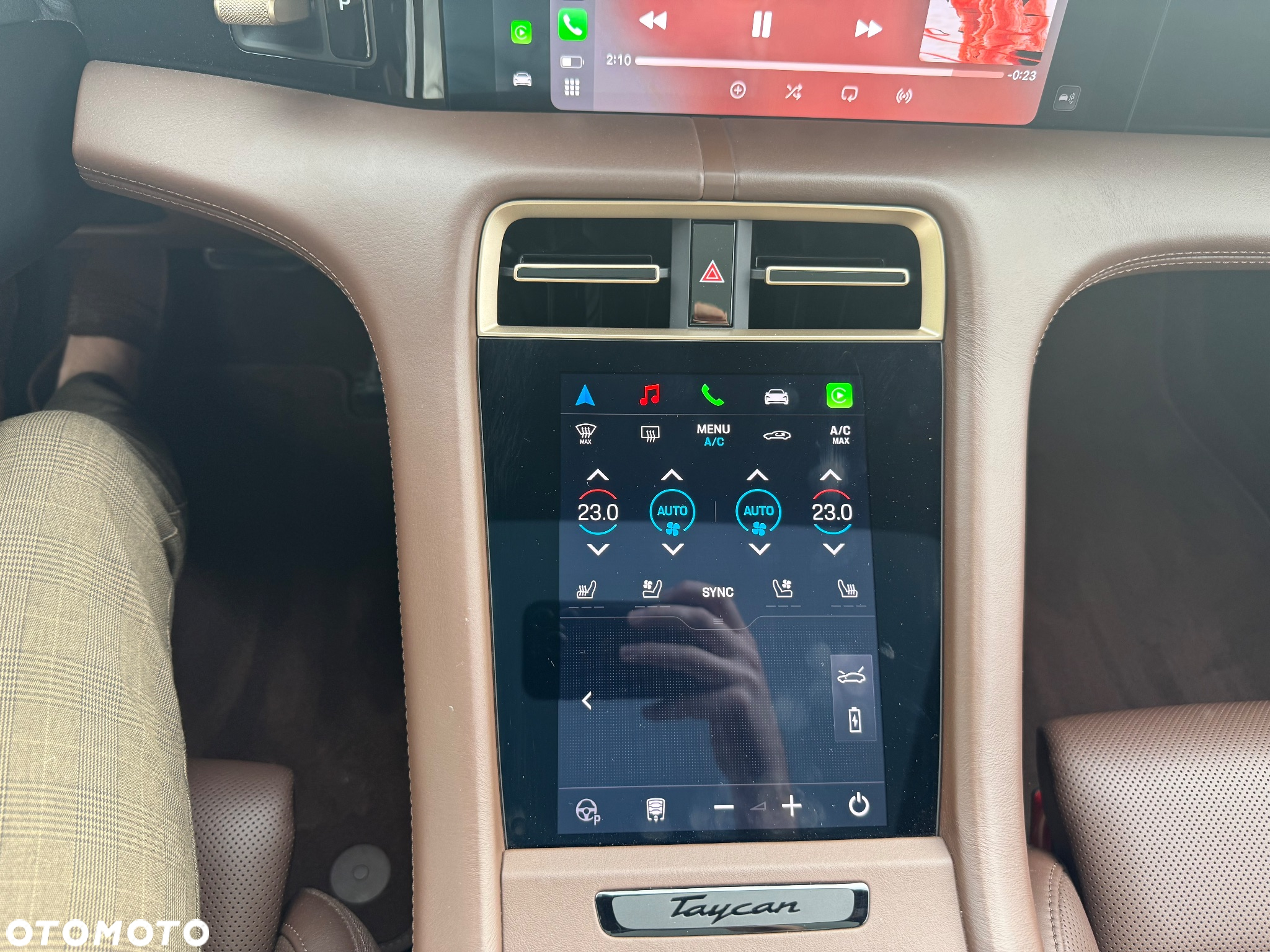 Porsche Taycan 105kWh Performance Plus - 27