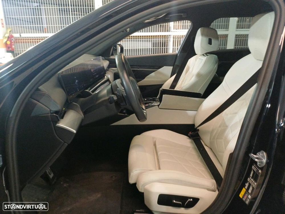 BMW i5 Touring eDrive40 - 7