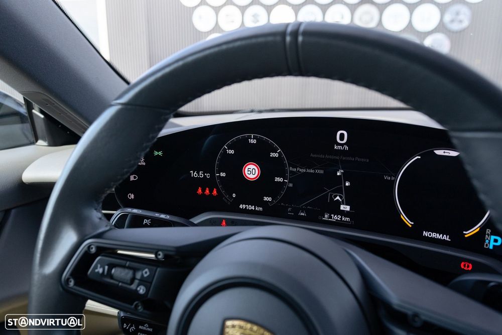 Porsche Taycan 4S - 14