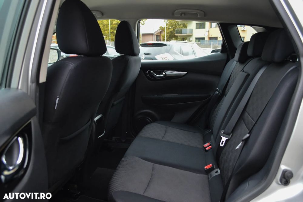 Nissan Qashqai 1.5 DCI N-Connecta - 24