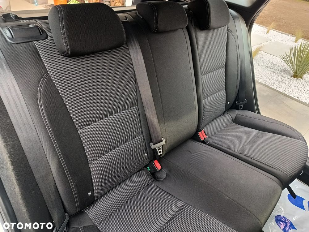 Hyundai i30 blue 1.6 CRDi Style - 32