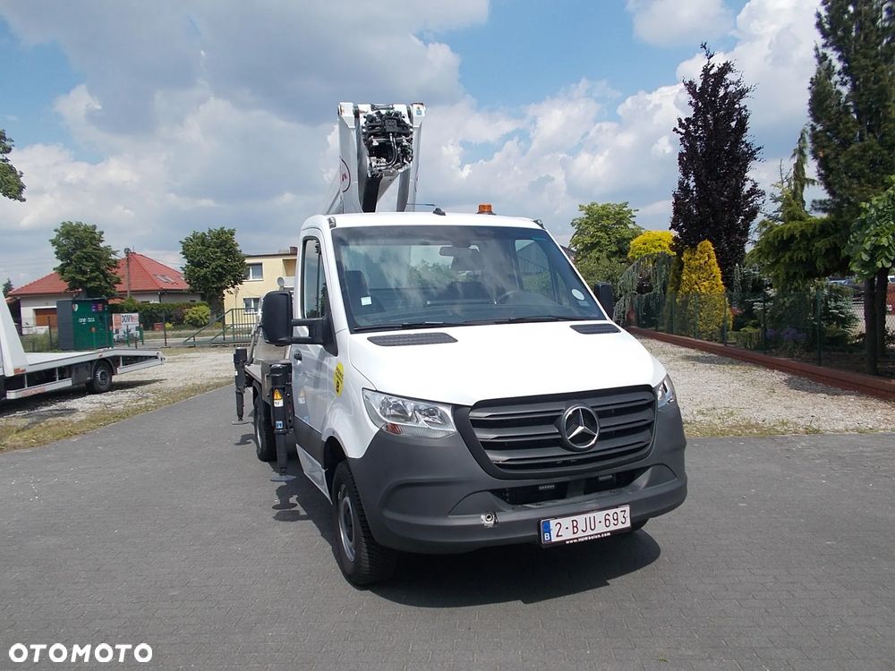 Mercedes-Benz Sprinter - 2