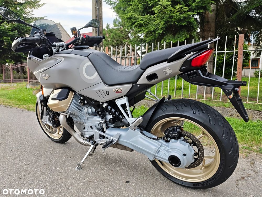 Moto Guzzi V100 Mandello - 4