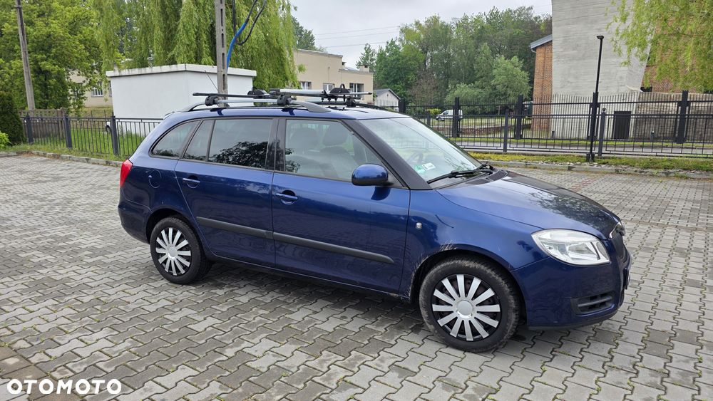 Skoda Fabia 1.6 16V Ambiente - 2