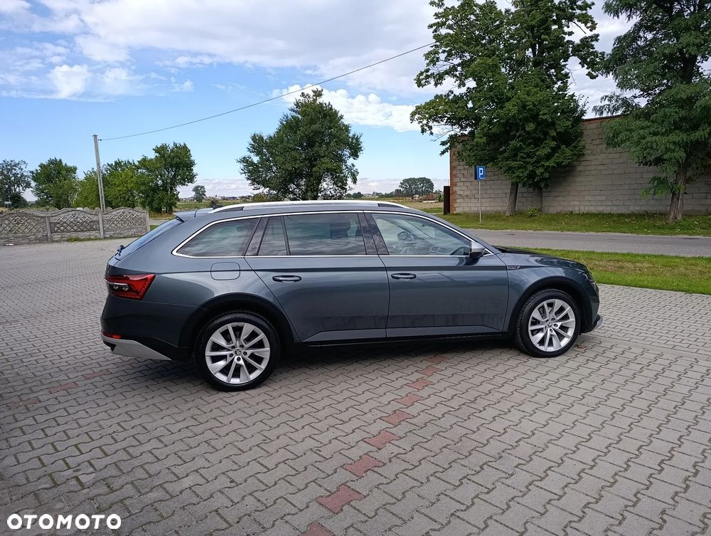 Skoda Superb 2.0 TDI 4x4 DSG Scout - 33