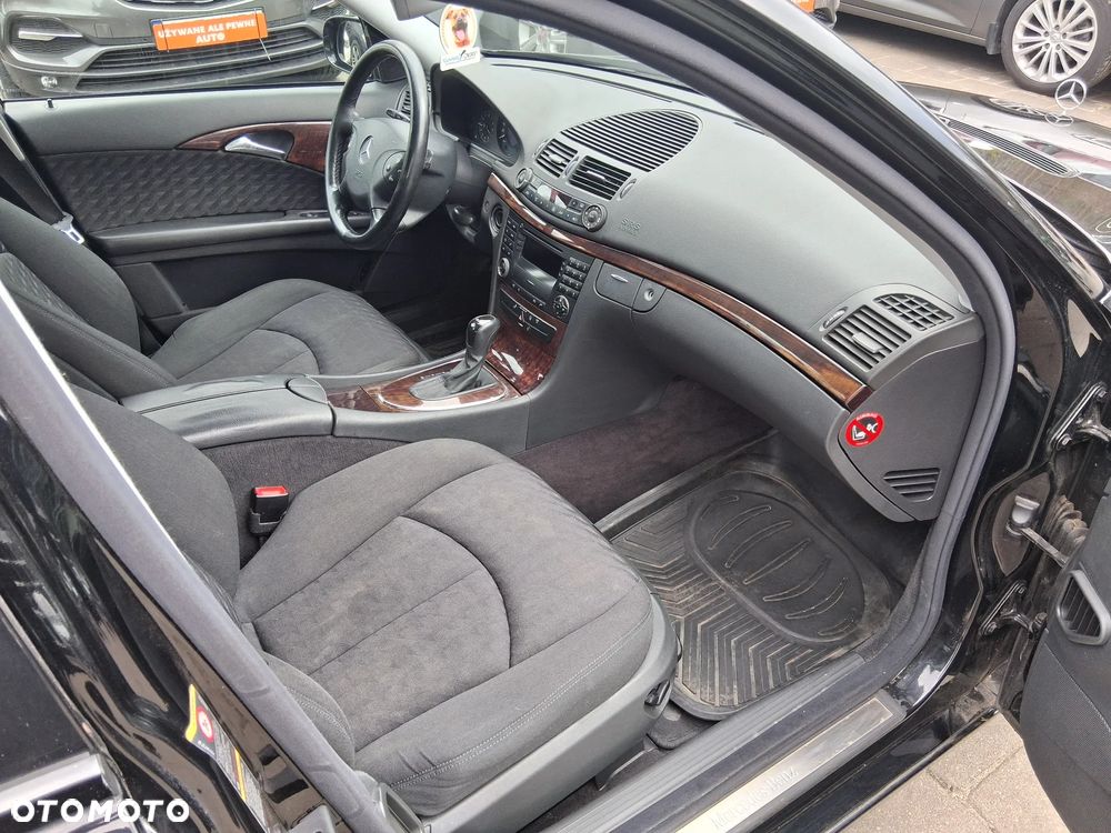Mercedes-Benz Klasa E 240 4-Matic Classic - 8