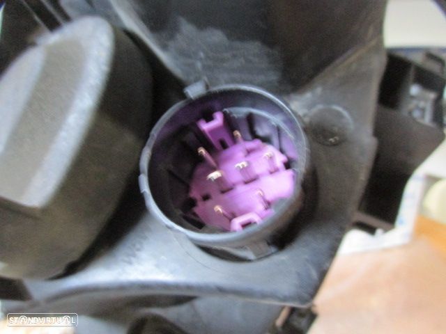 Farol 519371490 P67765991 FIAT GRANDE PUNTO 2015 1.3JTD 84CV 5P PRETO DRT H4 VALEO - 3